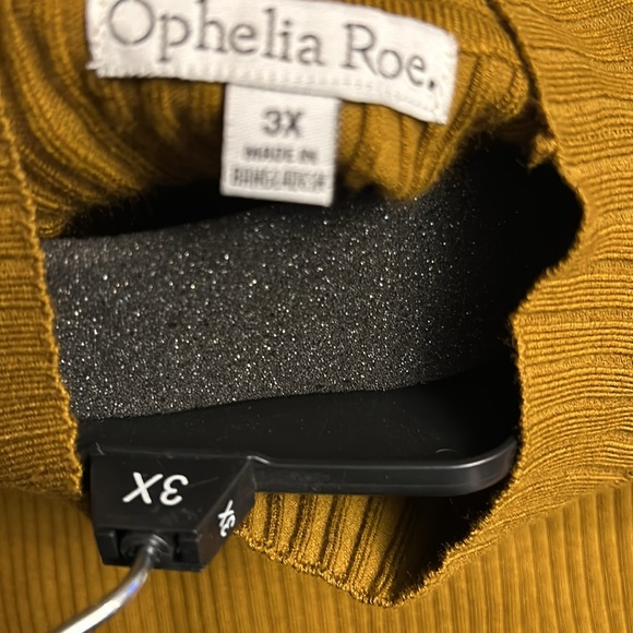 Brown sleeveless mock neck top - Picture 3 of 4